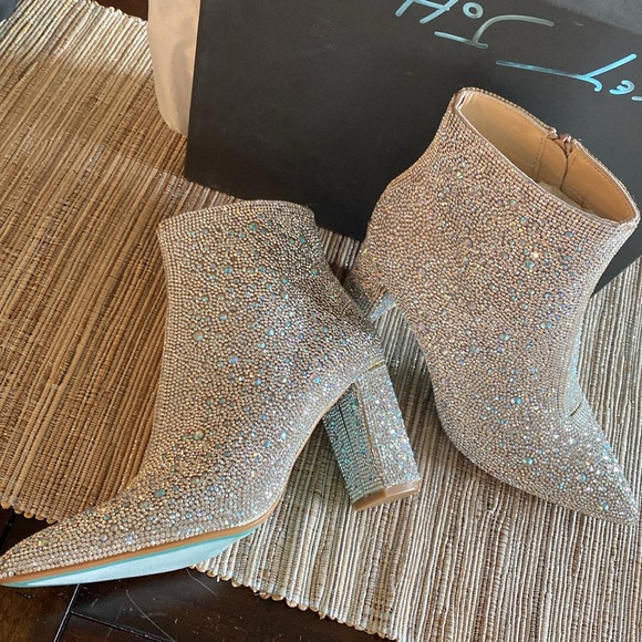 Betsey Johnson Cady Rhinestone Bootie Silver 8.0-8.5 NWT Zara - Picture 2 of 15